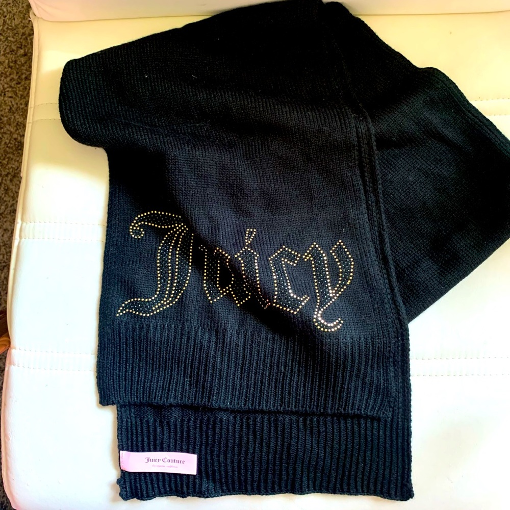 Juicy Couture scarf